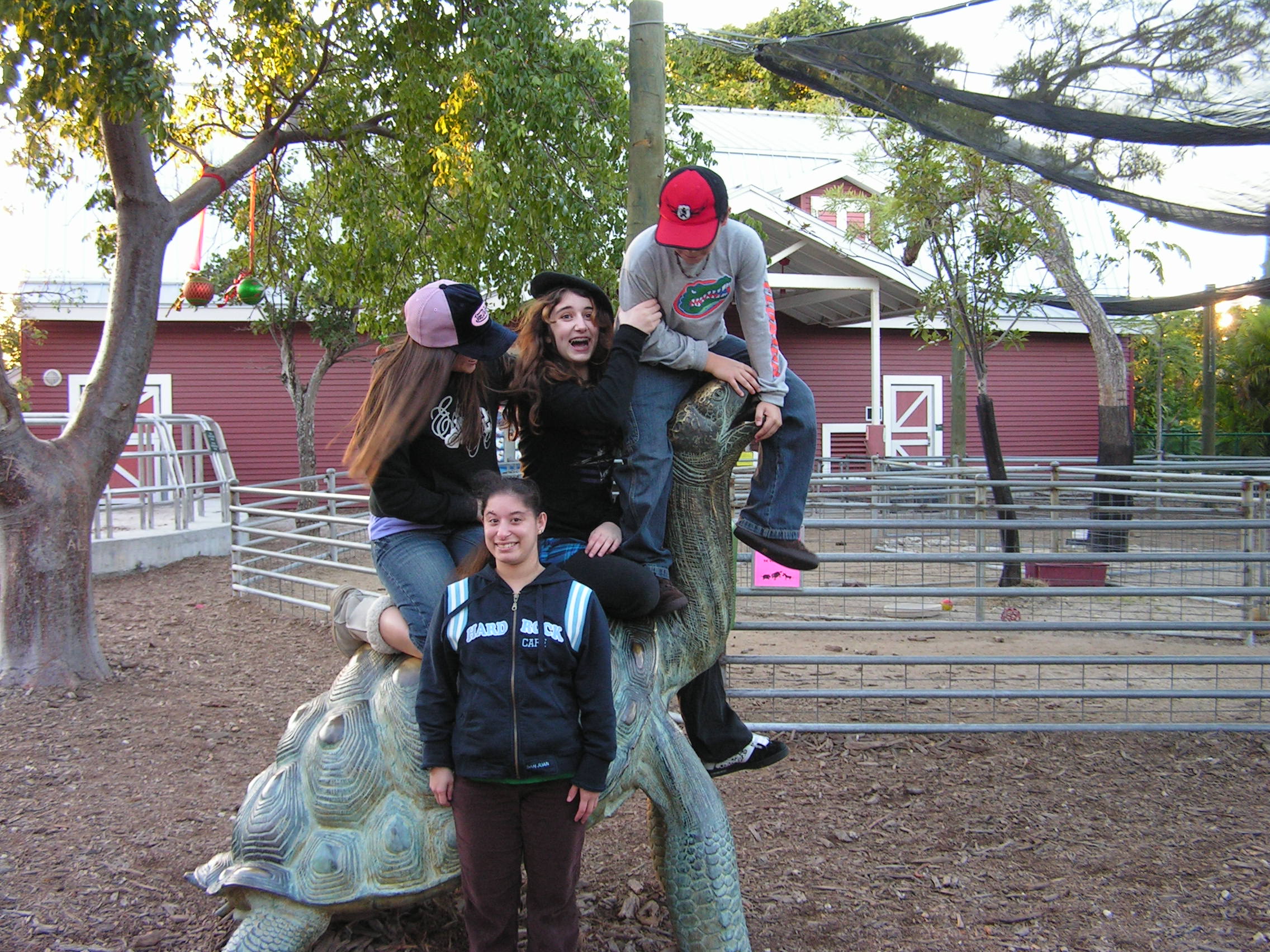 ./2006/Christmas/Parrot Jungle/PICT0061.JPG